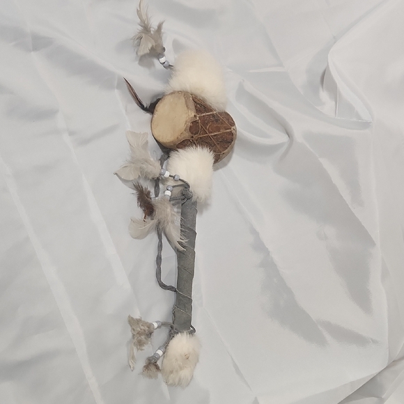 Handcrafted Feather Decor with Natural Tones - Picture 1 of 6